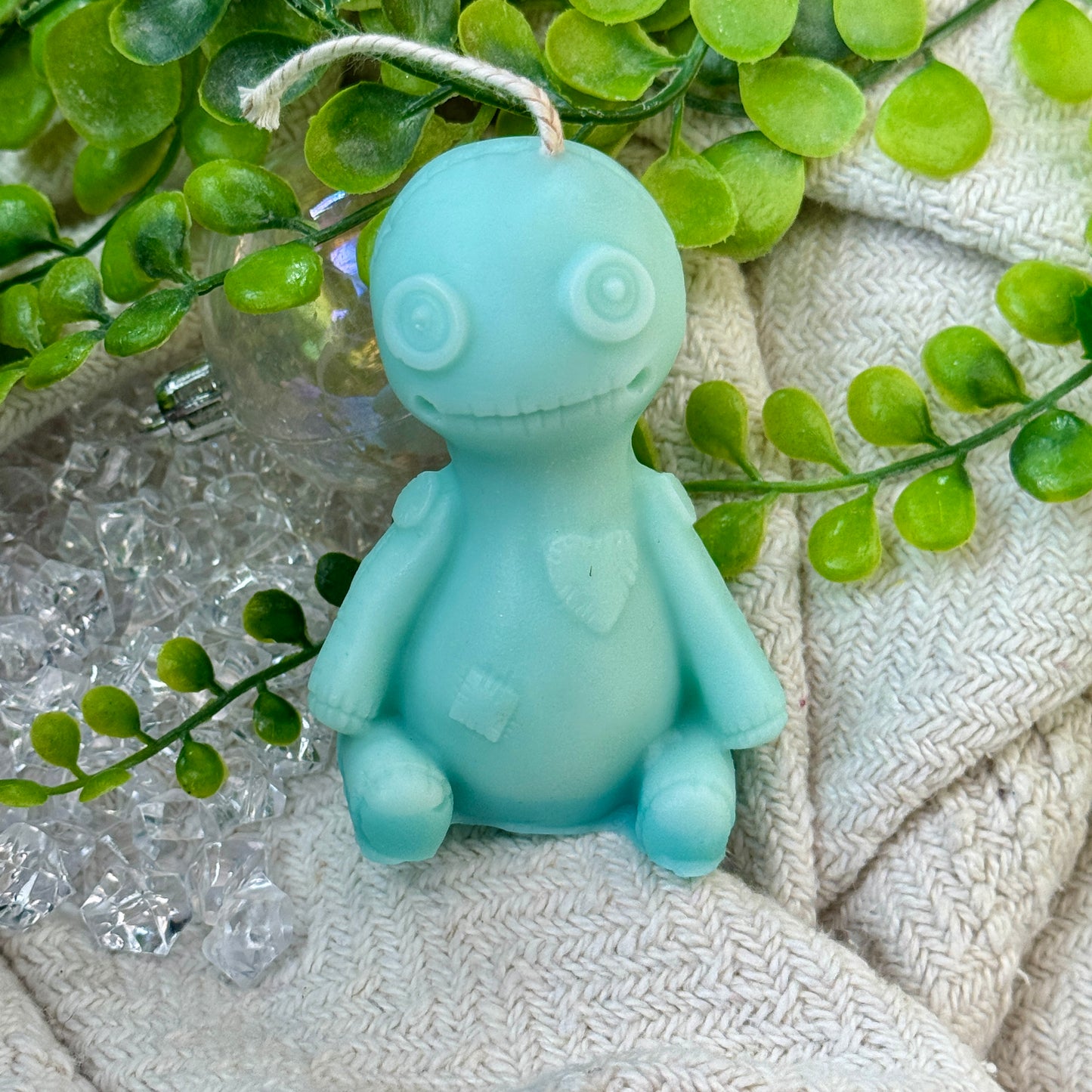 Kleine Voodoo Puppen Kerze
